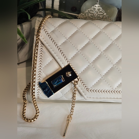 Bond & Mason "The Sasha" White Quilted Crossbody Bag - Picture 3 of 11